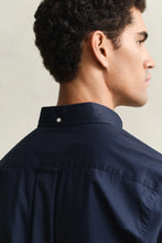 Carregar imagem no visualizador da galeria, Camisa em popelina Classic regular fit

