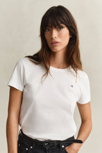 Carregar imagem no visualizador da galeria, T-shirt shield Gant - Ref. 4200200
