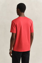 Carregar imagem no visualizador da galeria, T-shirt Shield regular fit
