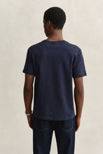 Carregar imagem no visualizador da galeria, T-shirt Shield regular fit
