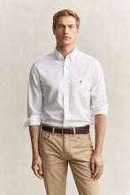 Carregar imagem no visualizador da galeria, Camisa em popelina Classic regular fit
