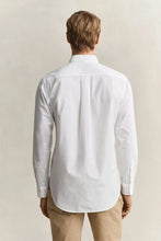Carregar imagem no visualizador da galeria, Camisa em popelina Classic regular fit
