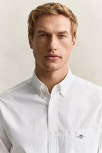 Carregar imagem no visualizador da galeria, Camisa em popelina Classic regular fit
