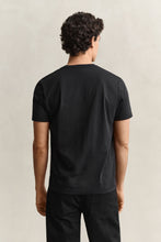Carregar imagem no visualizador da galeria, T-shirt Shield regular fit
