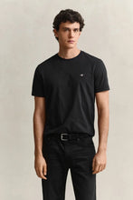 Carregar imagem no visualizador da galeria, T-shirt Shield regular fit
